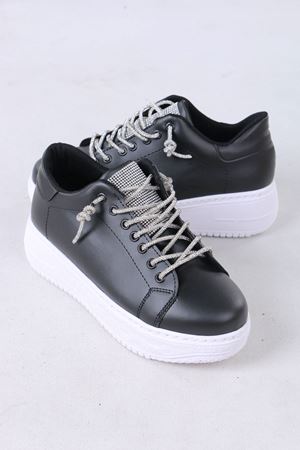 Lavera Siyah Beyaz Taban Mat Deri Taşlı Bağcıklı Kadın Spor Ayakkabı