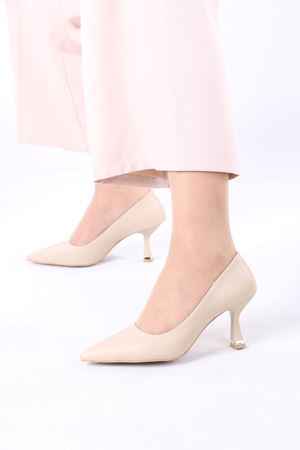Voleta Bej Mat Deri Topuklu Kadın Ayakkabı