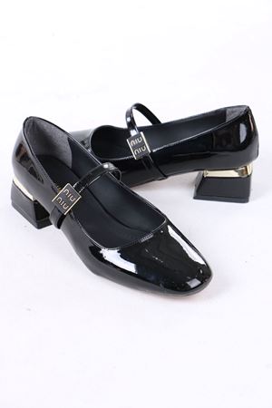 Merla Siyah Rugan Tokalı Topuklu Kadın Ayakkabı