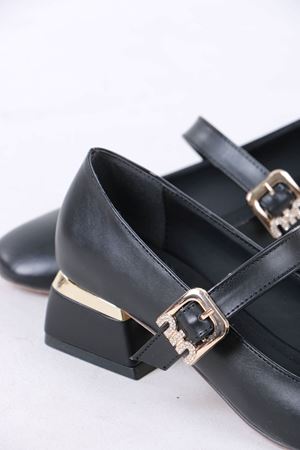 Larow Siyah Mat Deri Tokalı Topuklu Kadın Ayakkabı