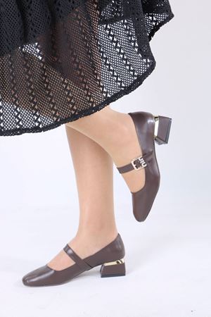 Larow Kahverengi Mat Deri Tokalı Topuklu Kadın Ayakkabı