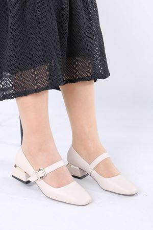 Larow Bej Mat Deri Tokalı Topuklu Kadın Ayakkabı