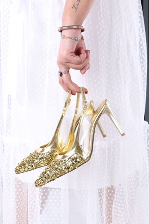 Lela Gold Pullu Topuklu Kadın Ayakkabı